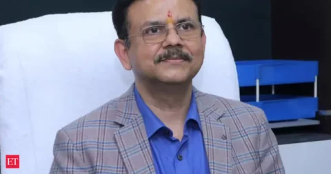 IRCTCના ચેરમેન અને મેનેજિંગ ડિરેક્ટર સંજય કુમાર જૈનનું રાજીનામું: એક વિશ્લેષણાત્મક દ્રષ્ટિકોણ - Ahmedabad Express