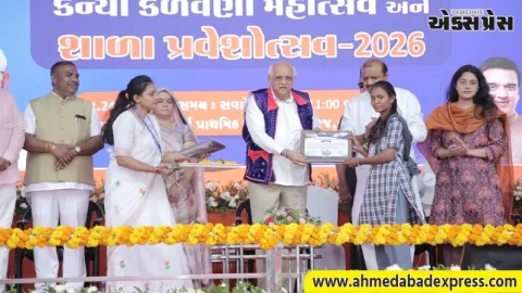 દાહોદમાં શાળા પ્રવેશોત્સવ: મુખ્યમંત્રી ભૂપેન્દ્ર પટેલે કરાવ્યો 300થી વધુ બાળકોનો શાળા પ્રવેશ