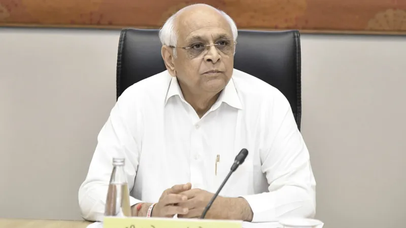 બનાસકાંઠા: વડગામમાં નવી મોડલ સબ-રજિસ્ટ્રાર કચેરીનું ઇ-લોકાર્પણ, ૪૧ તલાટીઓને નિમણૂકપત્રો - Ahmedabad Express