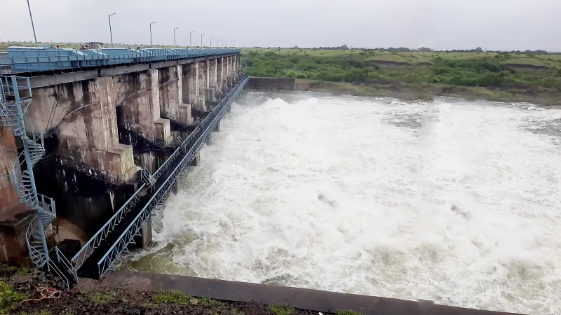 અમરેલી જિલ્લામાં મેઘમહેર કે મેઘકહેેર? બે મુખ્ય ડેમ ૧૦૦% ઓવરફ્લો, ૬ જળાશયોના દરવાજા ખોલાતાં શેત્રુંજી નદીમાં ઘોડાપૂર