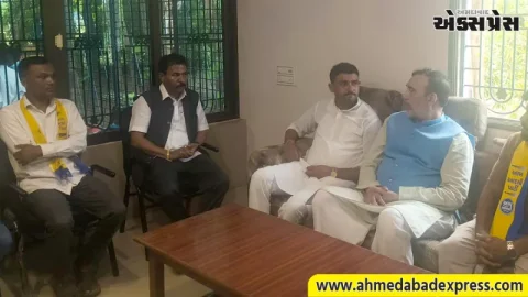 આપ ના ગુજરાત પ્રભારી ગોપાલ રાયે જેલમાં બંધ રજની વસાવા અને સર્જન વસાવાના પરિવારજનોની મુલાકાત લઈ સાંત્વના પાઠવી