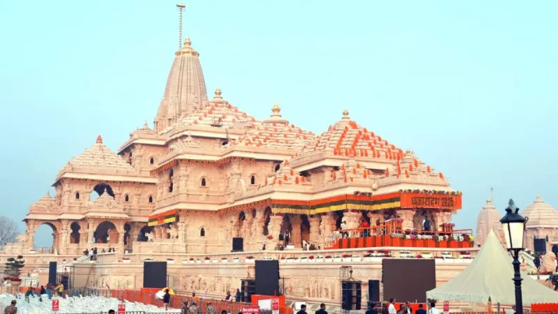 રામ મંદિર ટ્રસ્ટ પદ માટે અરજીઓ આમંત્રિત કરે છે: દાન ચોરી વિવાદ વચ્ચે નવું નેતૃત્વ