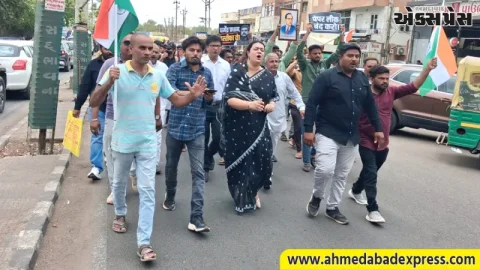 સોનમ વાંગચુકના સમર્થનમાં AAP નેતા ડો. કાયનાત અન્સારી આથાના મૌન ધરણાં