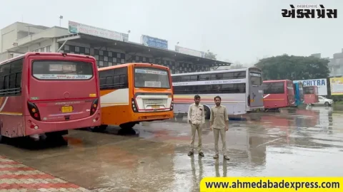 મહારાષ્ટ્રનાં ઘાઘબારીમાં ભારે વરસાદથી સાપુતારા–નાસિક માર્ગ બીજા દિવસે બંધ:- એસ.ટી. બસ સેવા ઠપ્પ