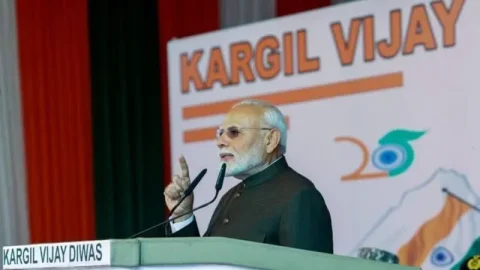 કારગિલ વિજય દિવસ: PM મોદીએ શહીદોના અદમ્ય સાહસને બિરદાવ્યું, રાષ્ટ્રીય ગૌરવનો સ્ત્રોત ગણાવ્યો