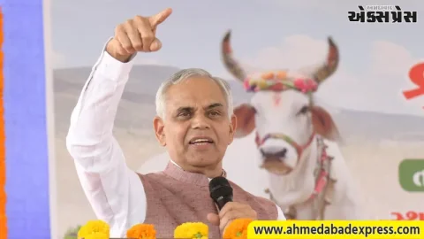 તલોદમાં રાજ્યપાલ આચાર્ય દેવવ્રતની ઉપસ્થિતિમાં પ્રાકૃતિક કૃષિ પરિસંવાદ યોજાયો