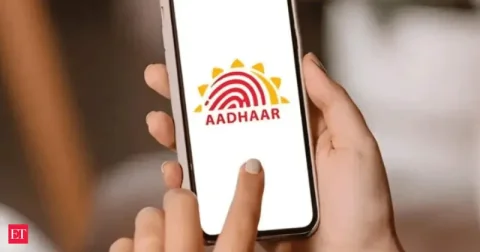 આધાર કાર્ડ હવે વિશ્વભરમાં: NRI અને OCI માટે ડિજિટલ ઓળખનું વિસ્તરણ