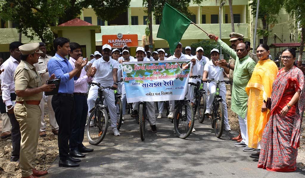 “વિશ્વ પર્યાવરણ દિવસ”ની પ્રાકૃતિક સૌંદર્ય અને હરિયાળી  વચ્ચે વૃક્ષારોપણ કરી જિલ્લાકક્ષાની ઉત્સાહભેર ઉજવણી કરાઈ