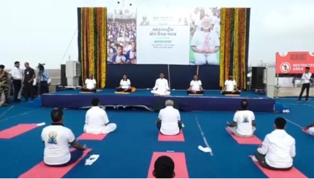  આંતરરાષ્ટ્રીય યોગ દિવસ : બનાસકાંઠાના નડાબેટ ખાતે ગુજરાતમાં રાજ્યકક્ષાની ઉજવણી કરવામાં આવી 