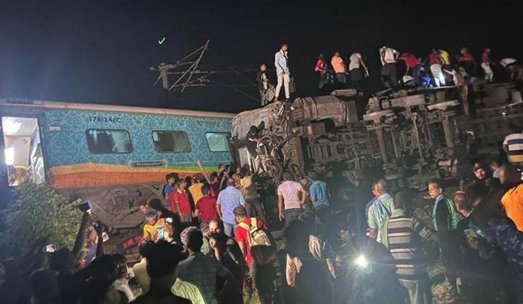 Coromandel Express Train Accident : ઓડિશામાં મોટો ટ્રેન અકસ્માત, કોરોમંડલ એક્સપ્રેસ માલસામાન ટ્રેન સાથે અથડાઈ