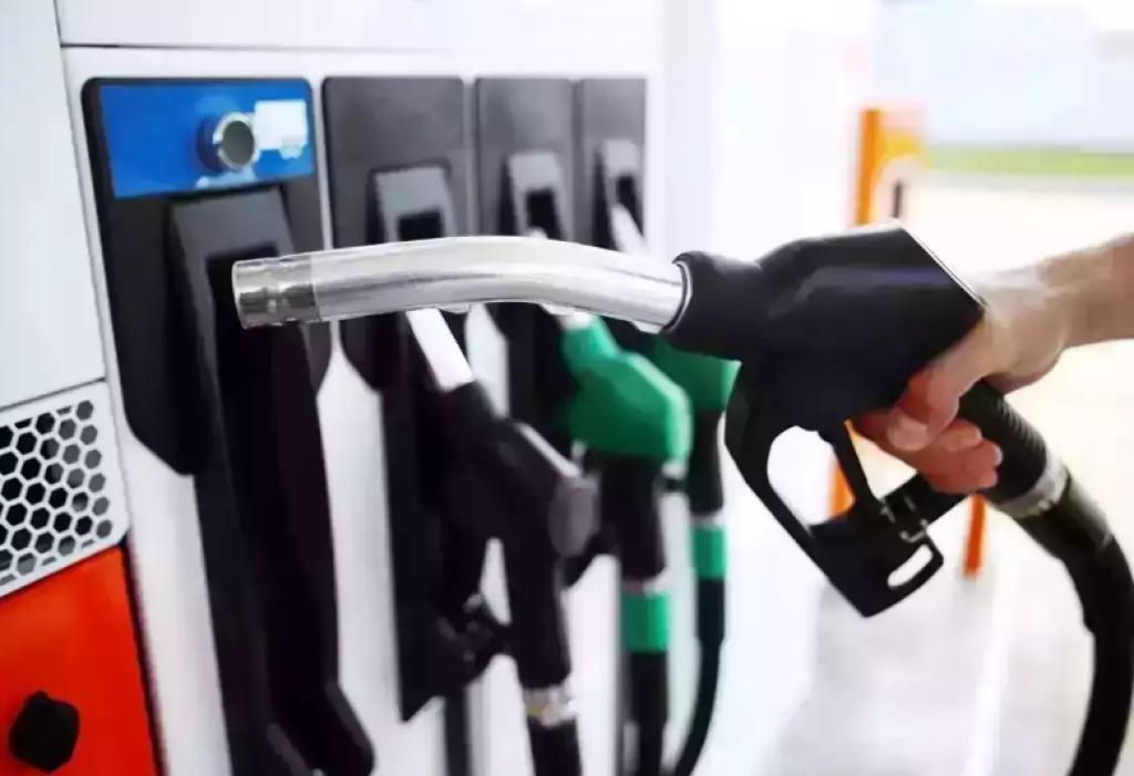 Petrol Diesel Price: વૈશ્વિક ક્રૂડ ઓઈલના ભાવમાં ઘટાડો, પેટ્રોલ અને ડીઝલના ભાવમાં ફેરફાર