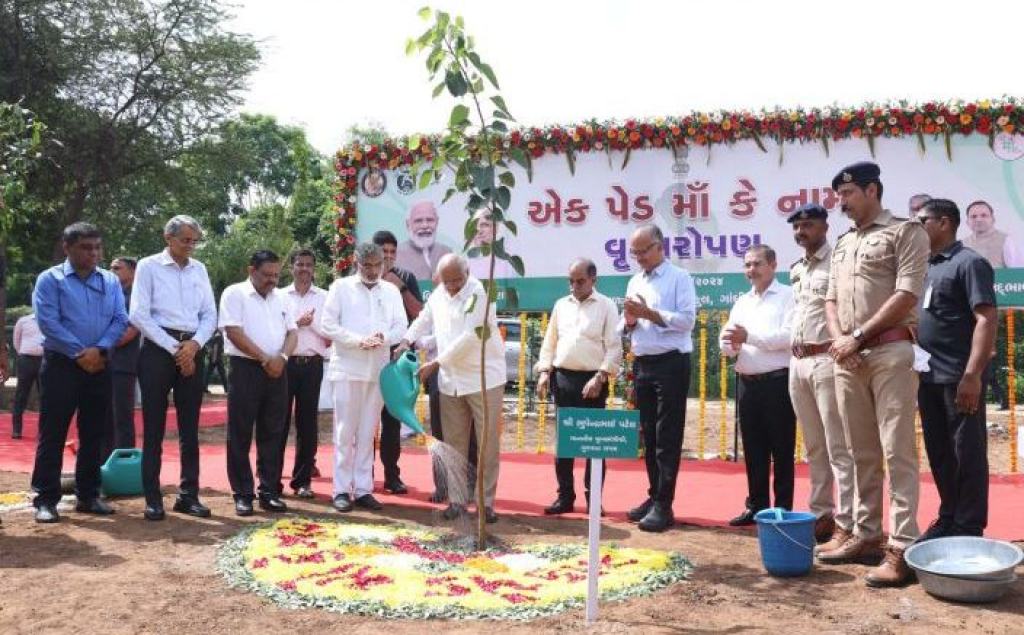 ગુજરાત સેવા સેતુ કાર્યક્રમના 10મા તબક્કાનો પ્રારંભ, મુખ્યમંત્રીએ કર્યું લાભોનું વિતરણ 