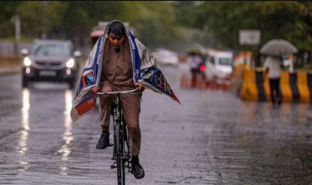 ગુજરાત : ચોમાસાની ધીમે-ધીમે પીછેહઠ, દક્ષિણ ગુજરાતના ભાગોમાં ભારે વરસાદની સંભાવના