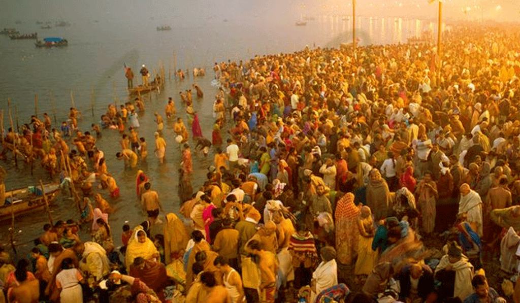 Maha Kumbh 2025: રાજ્ય મંત્રી મનોહર લાલ પંથે CM દેવેન્દ્ર ફડણવીસને મહાકુંભ માટે આમંત્રણ આપ્યું 