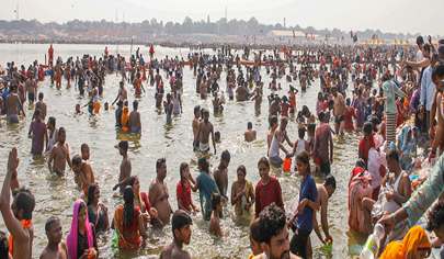 Maha Kumbh 2025, : અત્યાર સુધીમાં, 63.36 કરોડથી વધુ ભક્તોએ મહાકુંભમાં ભાગ લીધો, સોમવારે 1.30 કરોડ લોકોએ સ્નાન કર્યું